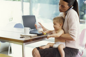 Εργαζόμενη μητέρα: η ισορροπία μεταξύ σπίτι και εργασίας