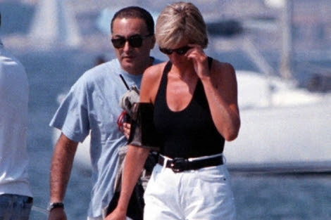 Diana de Gales y Dodi Al Fayed, en Saint Tropez pocos días antes de su muerte. | AP