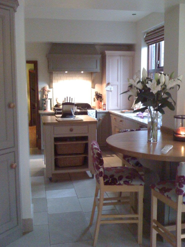 Mouse's back & setting plaster... Farrow & Ball