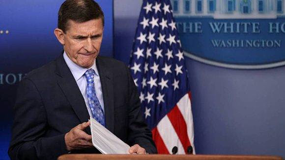 Dimite el general retirado Michael Flynn. Foto: Reuters.