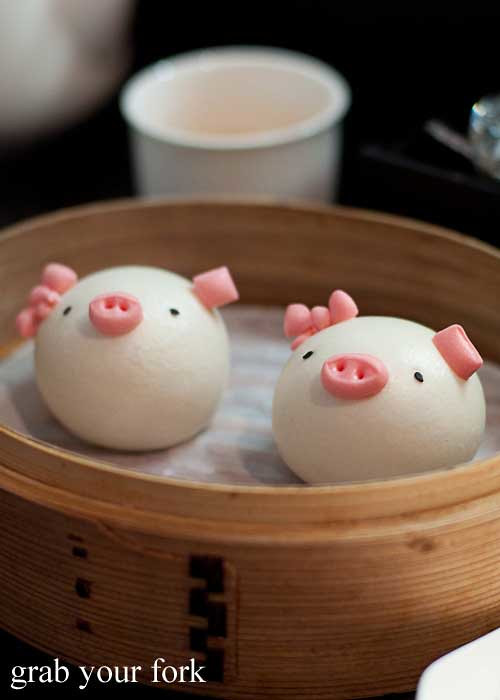 piggie buns