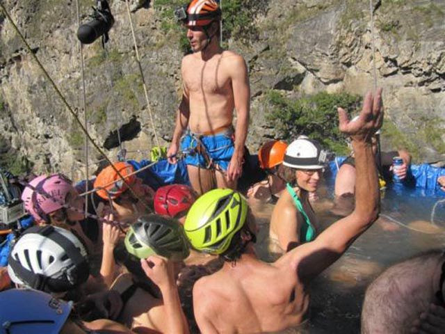 Η πιο παράξενη και πιο Παράφρων Hot Tub Ever Η πιο παράξενη και πιο Παράφρων Hot Tub Ever