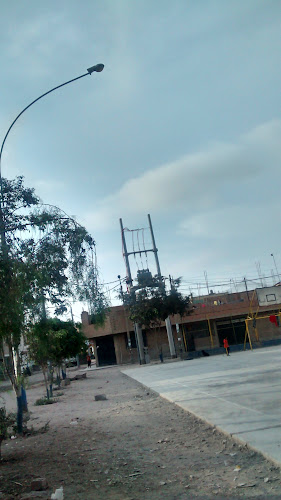 Opiniones de Parque Los Portales de Naranjal en San Martín de Porres - Campo de fútbol