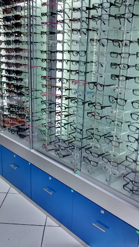 Cesar & Vision Opticas - Lima