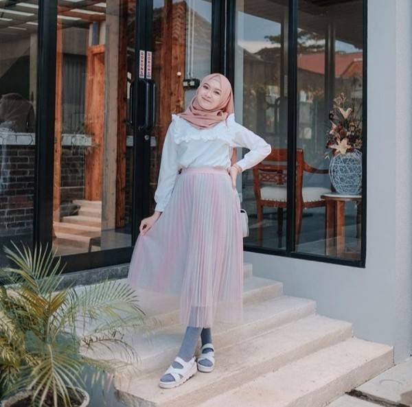 Padu Padan Rok Tutu Untuk Kondangan Gaya Ootd