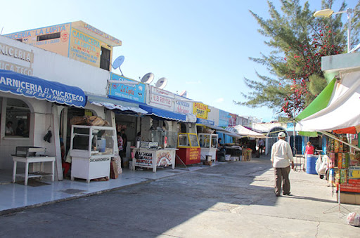 Mercado 23 en Cancún: el corazón popular donde todo empezó
