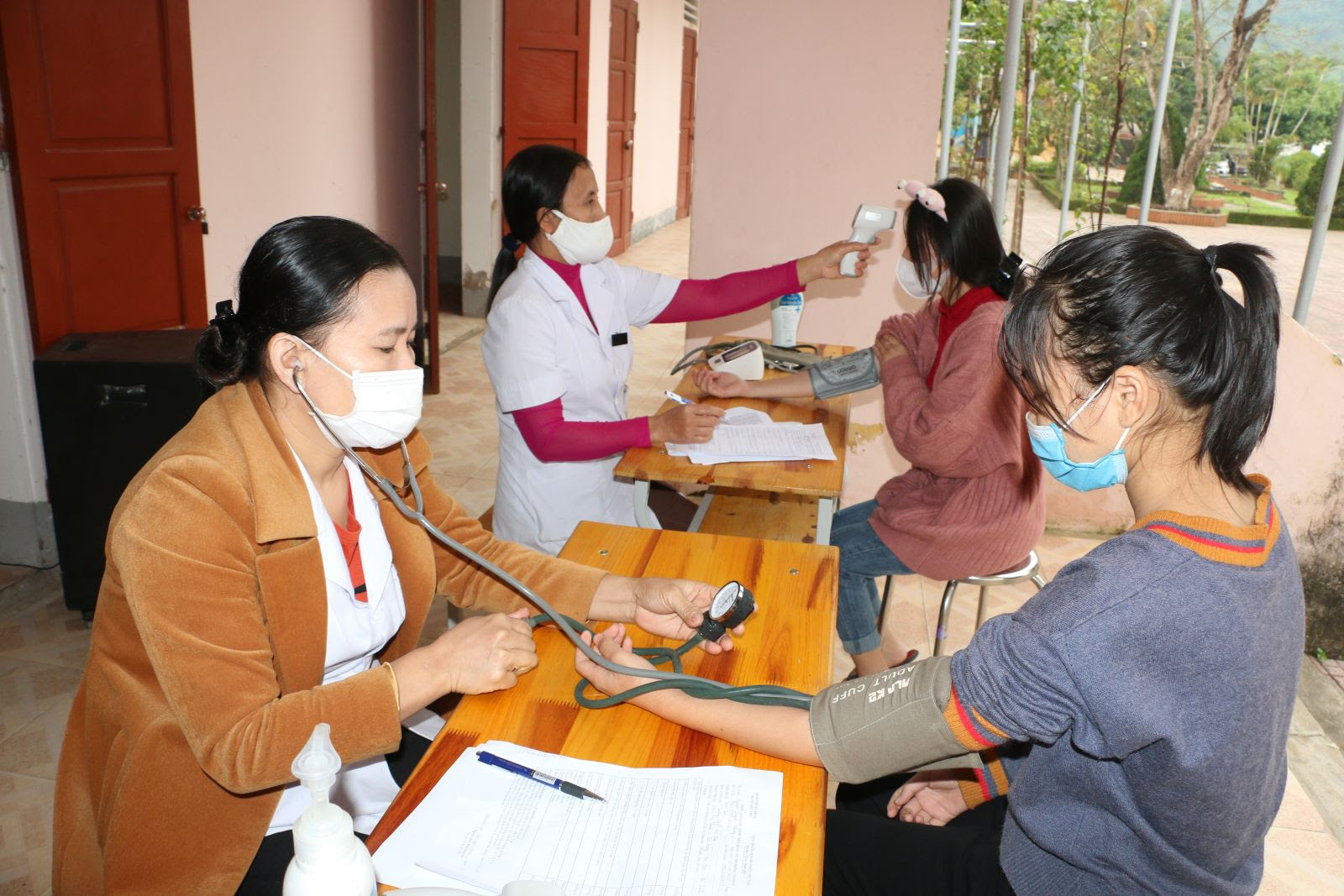 Tiêm vắc-xin phòng COVID-19 cho học sinh ở Hà Tĩnh: An toàn tiêm chủng phải được đặt lên hàng đầu