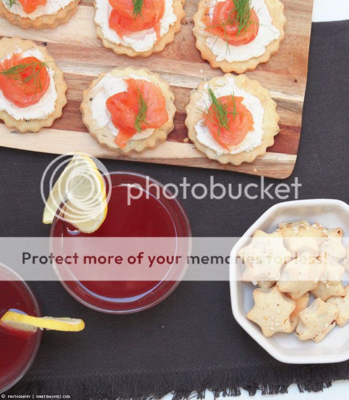 herzhafte Plätzchen mit Lachs | whatinaloves.com http://i402.photobucket.com/albums/pp103/Sushiina/cityglam/cityglam001/lchscookie4_zps5d8haqhu.jpg