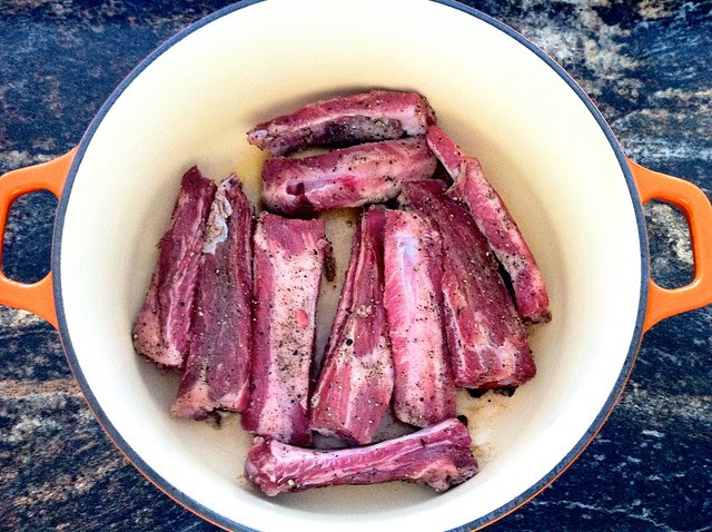 Seasoned Ribs in Hot Dutch Oven
