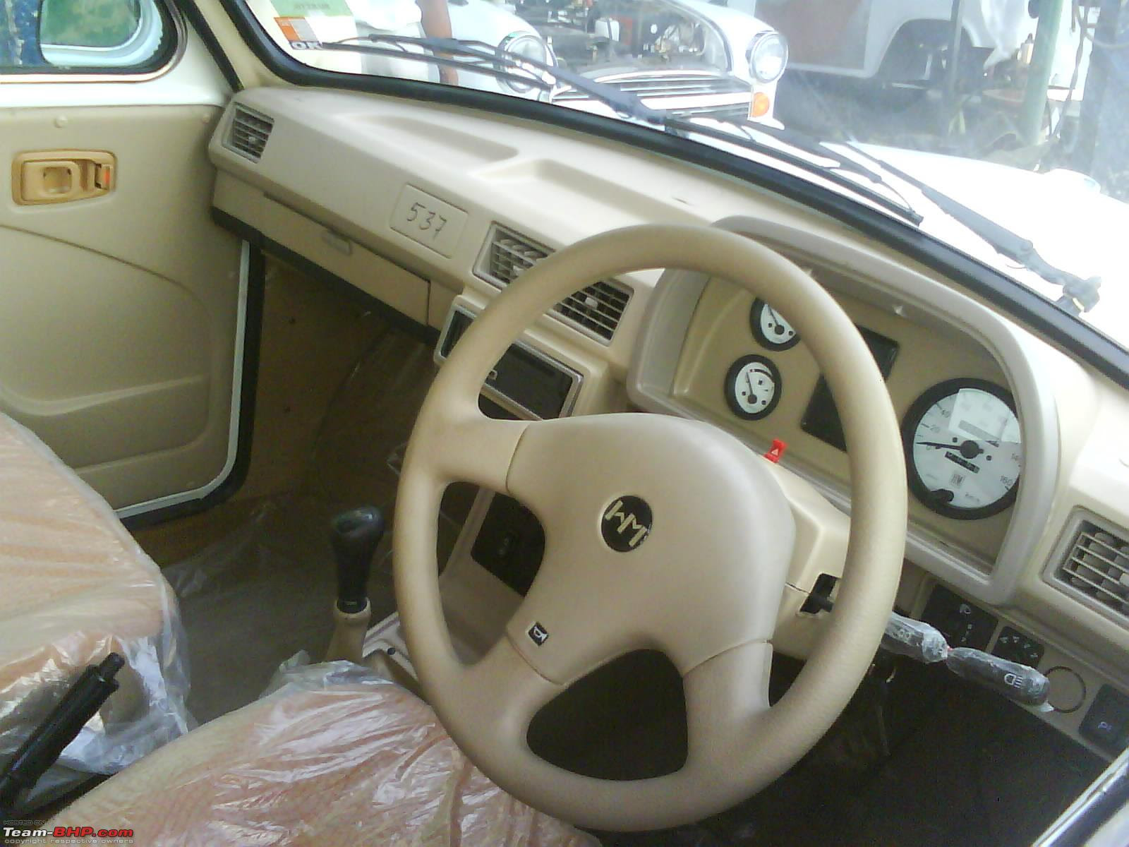 Hindustan Ambassador 2014 салон