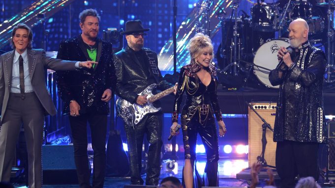 LOS ANGELES, CALIFORNIA - NOVEMBER 05: Brandi Carlile, Simon Le Bon, David A. Stewart, Dolly Parton and Rob Halford perform onstage during the 37th Annual Rock & Roll Hall of Fame Induction Ceremony at Microsoft Theater on November 05, 2022 in Los Angeles, California. (Photo by Kevin Kane/Getty Images for The Rock and Roll Hall of Fame)