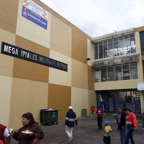 C.C. Mega Ipiales Hermano Miguel, piso 1, Pasillo 13A, local 448, 449 & 450 Imbabura, S/N, Quito 170184, Ecuador