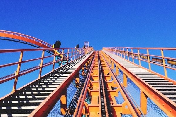 magic-mountain-pov-rollercoaster.jpg