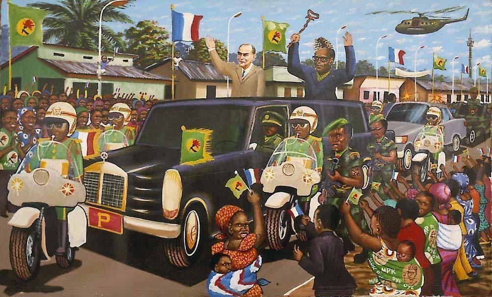 Mobutu représenté lors d'un défilé militaire, dans une voiture, avec devant lui des soldats en mobylette et une foule nombreuse et colorée qui l'acclame.