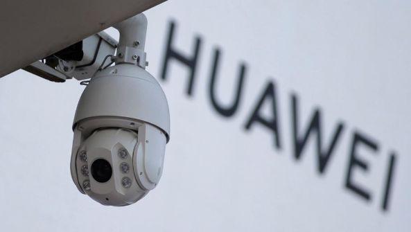 信疯传童音赞歌 网评忧反而推华为入火坑