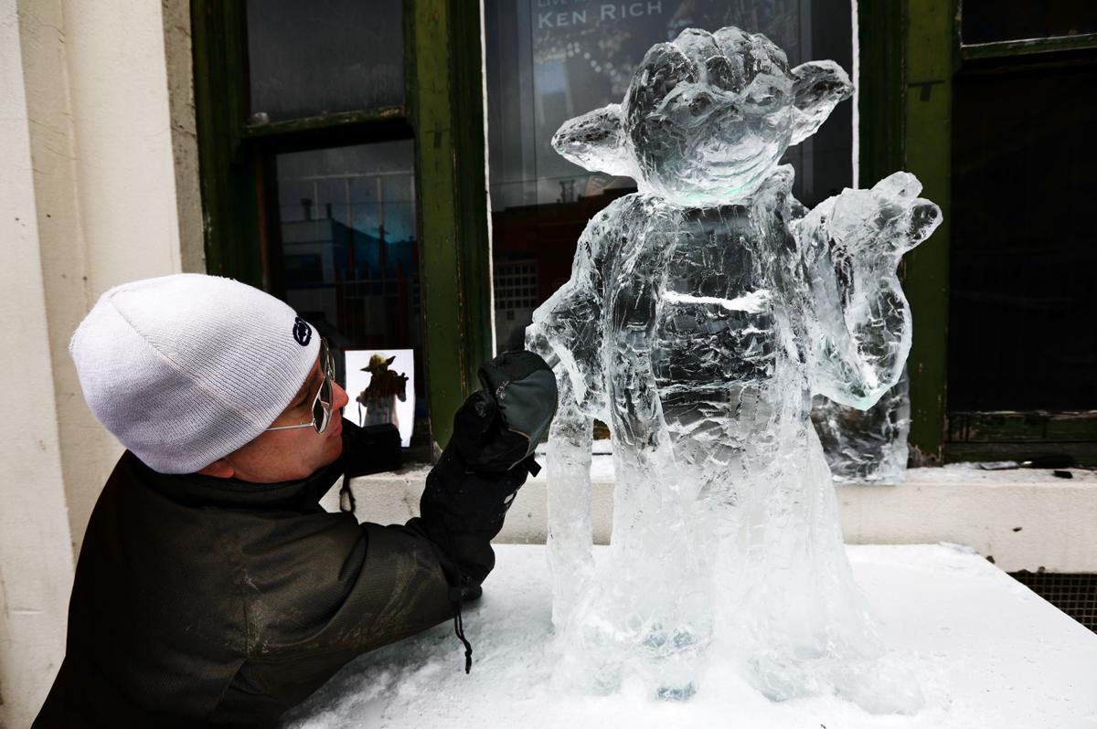 Ice sculpture