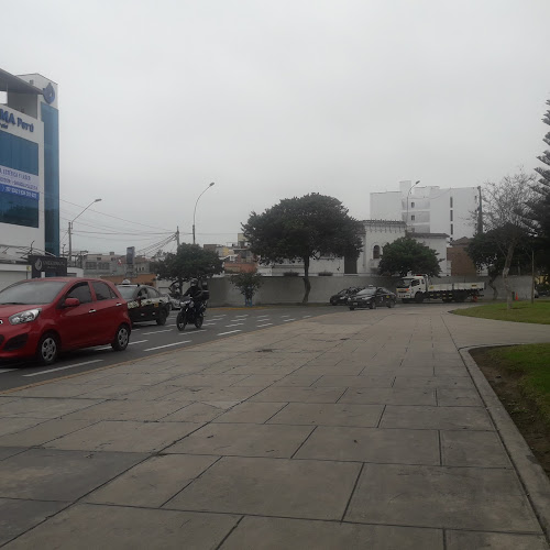 Av. Cuba 863, Jesús María 15072, Perú
