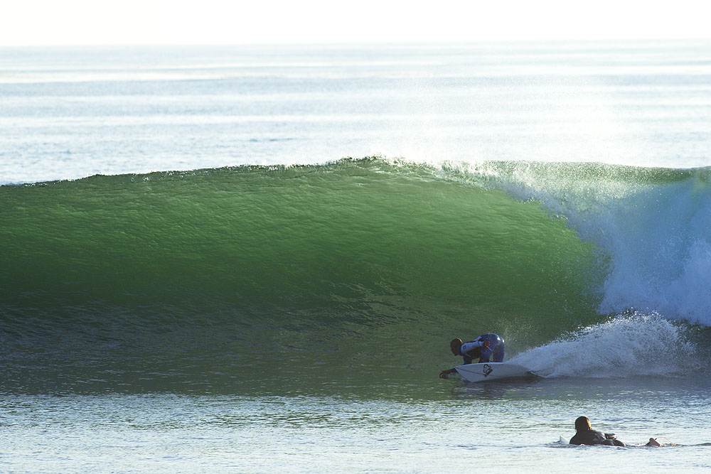 http://stwww.surfermag.com/files/2011/06/glaser_slater.jpg