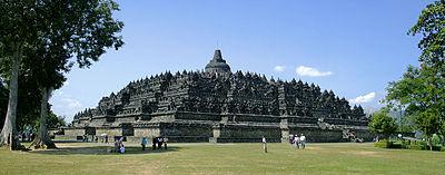 400px-Borobudur-Nothwest-view