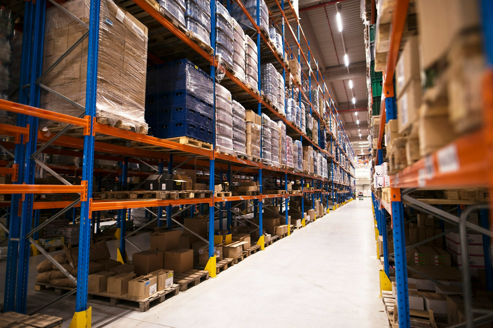 Bagi yang ingin menekuni bisnis apapun, keberadaan warehouse sangat penting
