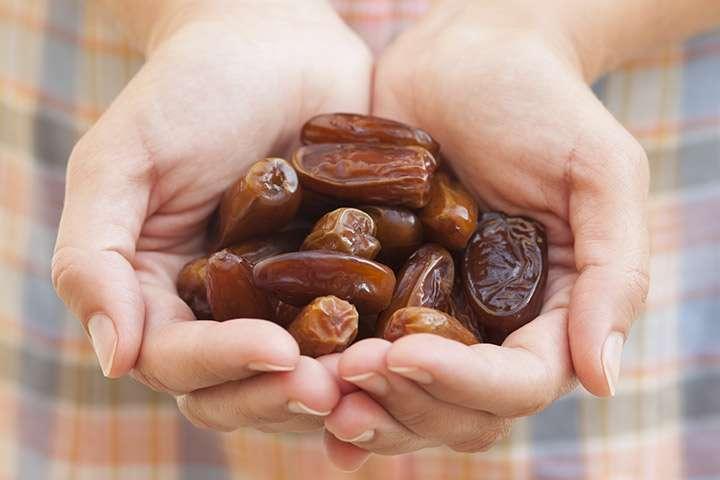 8 Benefits Of Dates During Pregnancy & Is It Safe To Eat Dates During  Pregnancy? -
