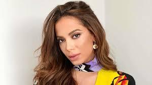 Anitta - Altura e Peso - 2020