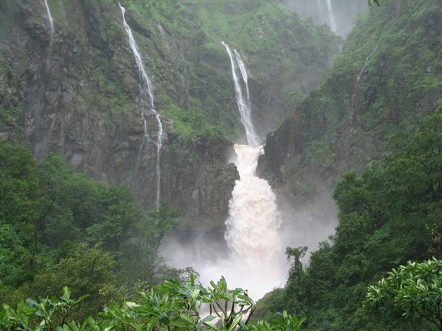 Mahabaleshwar- Things To Do - Places to Visit - Dhobi Waterfall