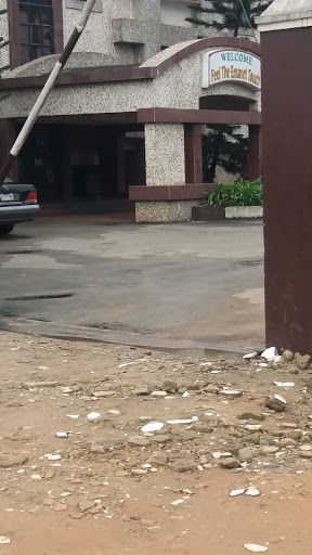 EMANET HOTELS & SUITES LTD, NO. 1 ONYENWEAKU ST. Off 16 UMUNGASI, Immaculate Heart Ave, Aba, Nigeria, Budget Hotel, state Abia