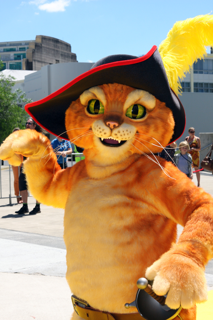 File:Puss in Boots, 2011, Australia-1.jpg - Wikimedia Commons