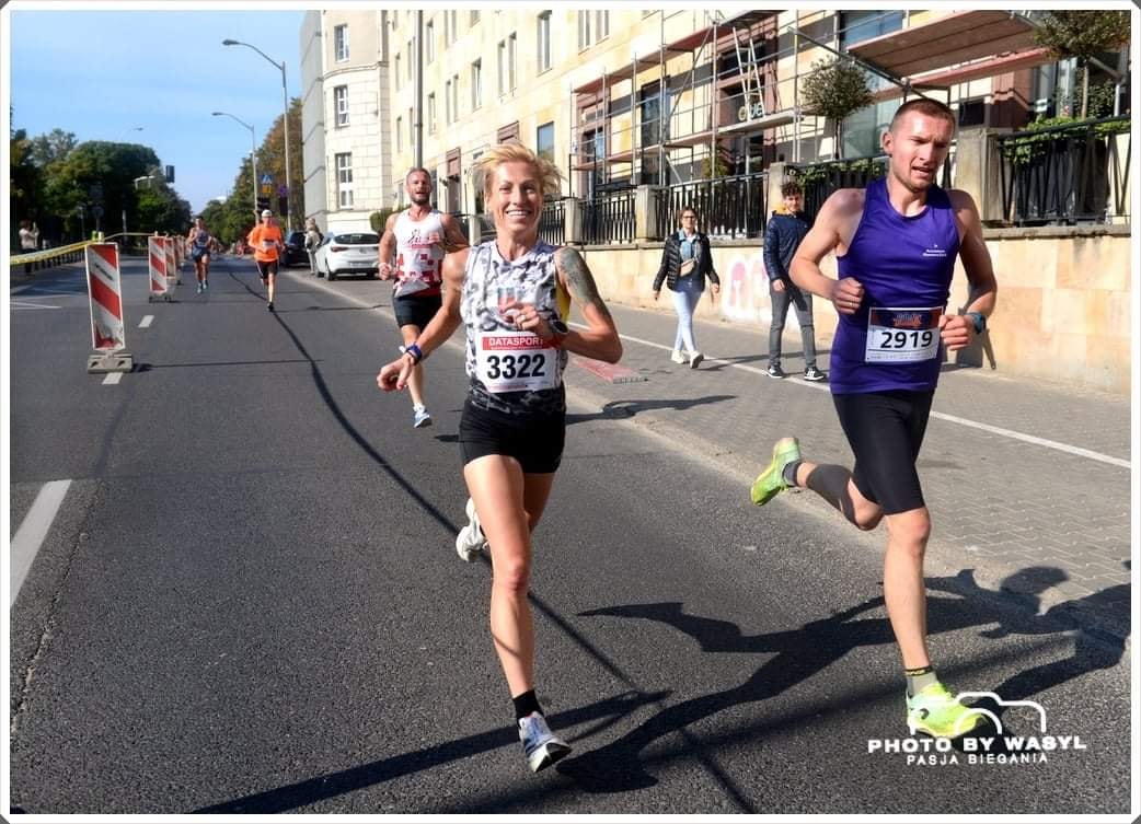 Mamy i zwyciężczynię Dominikę Stelmach na zbiegu. Źródło: https://www.facebook.com/wasylphotography/