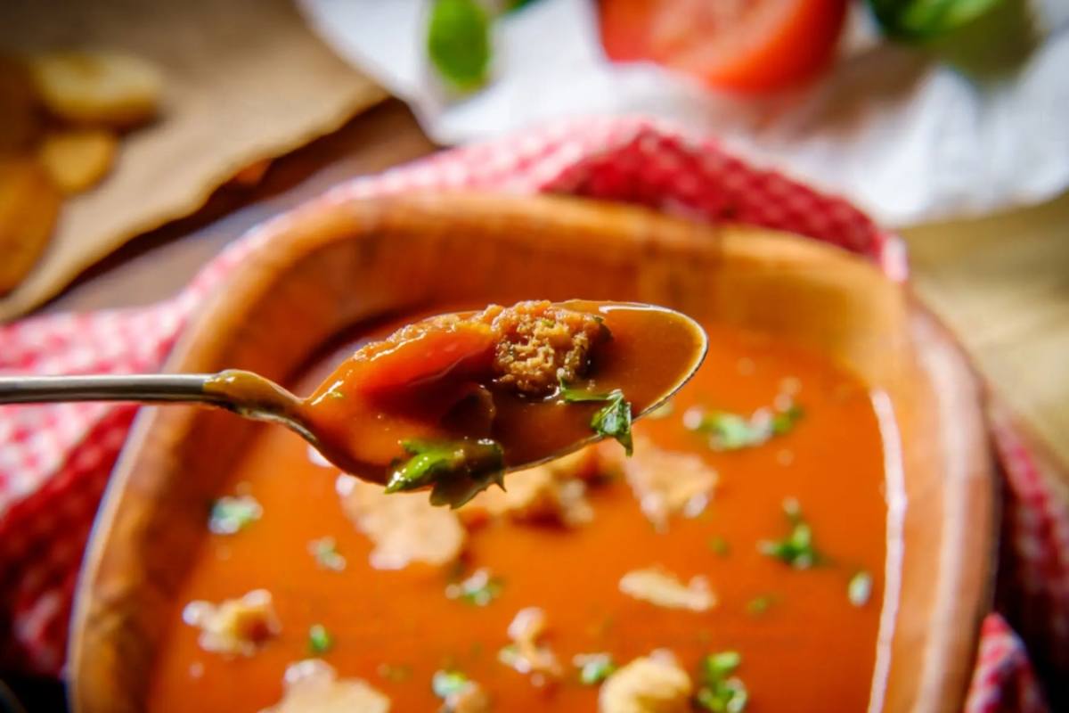 Chunky Tomato-Basil Bisque Recipe