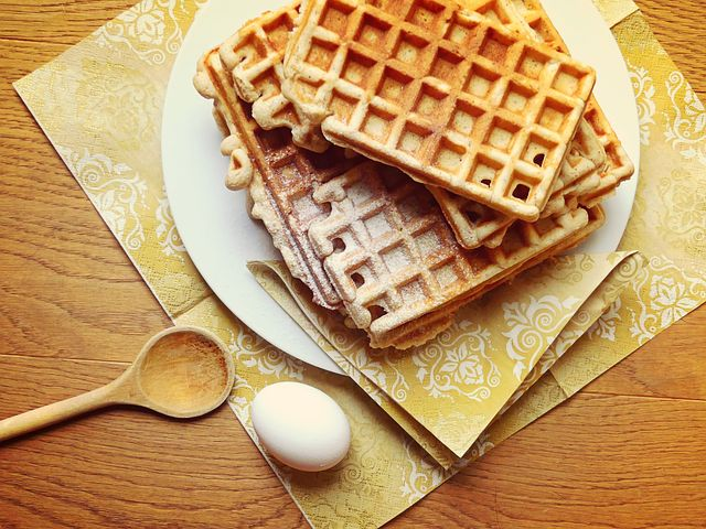 How Do You Fry Eggs, So The Yolk Doesn't Break?