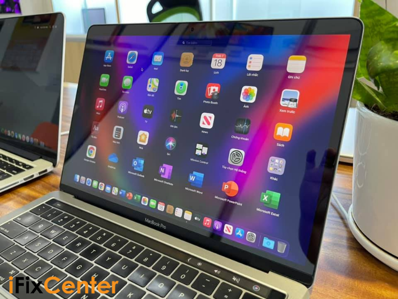 Thay màn hình Macbook tại Đà Nẵng chính hãng an toàn