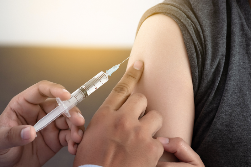 Desinformação sobre vacina da covid-19 aumenta com o início da imunização