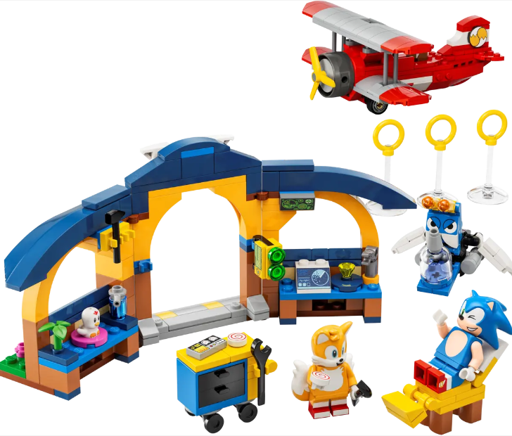 A group of toys on a white background

Description automatically generated