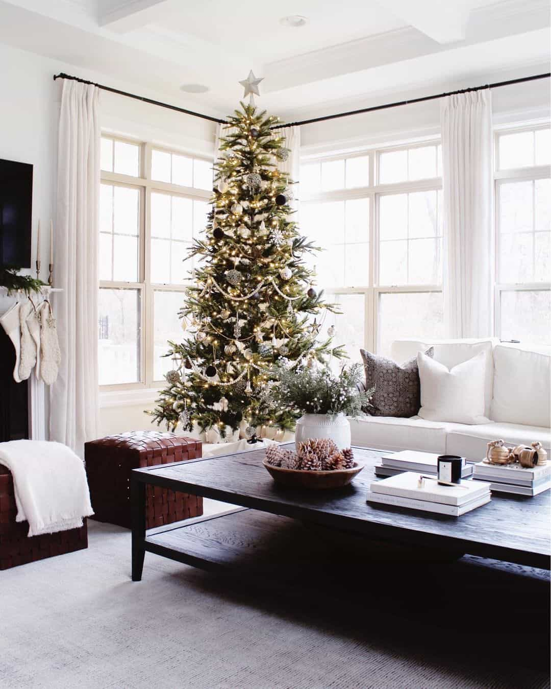 Living room with black white Christmas tree 