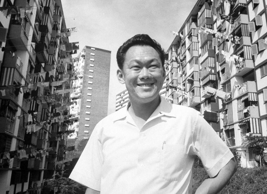 https://www.luatkhoa.com/content/images/2023/10/00lee-kuan-yew-adv-obit-slide-M7XA-superJumbo.jpg