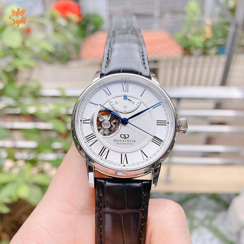 Dây đồng hồ được chế tạo từ chất liệu thép không gỉ 316L đảm bảo độ bền cao