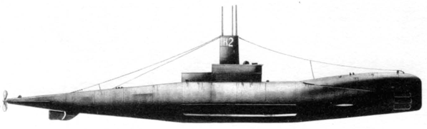 Вид на борт подводной лодки R2