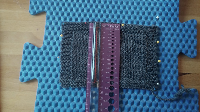 stockinette swatch.jpg