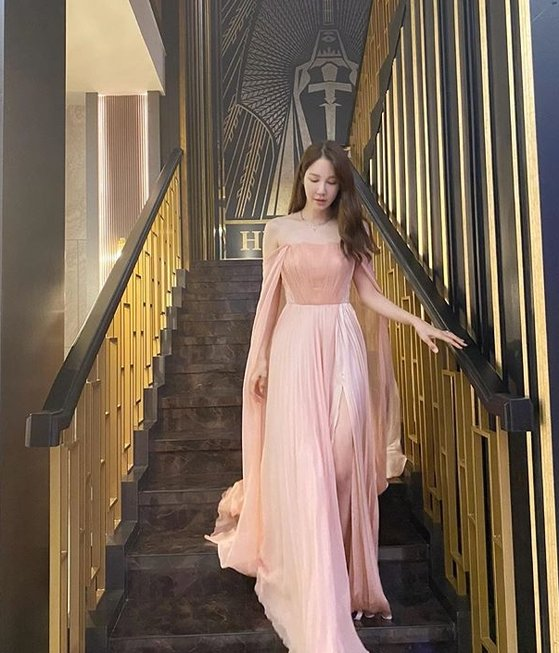 4 kiểu phụ huynh tánh kỳ ở Penthouse: Trừ bà cả Lee Ji Ah, ai cũng đổ đốn bảo sao con không hư sớm - Ảnh 3.