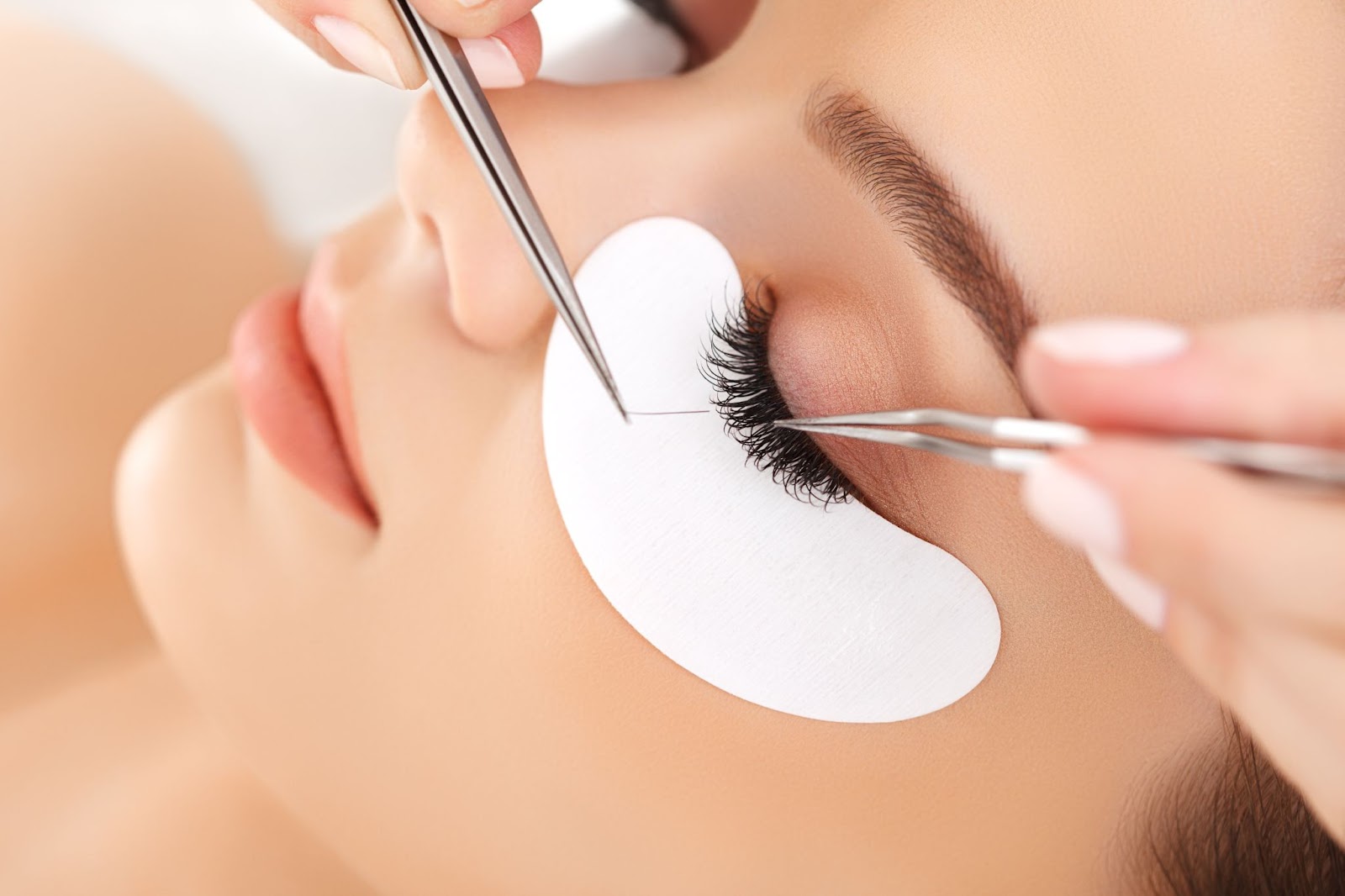 Pros of Eyelash Extensions