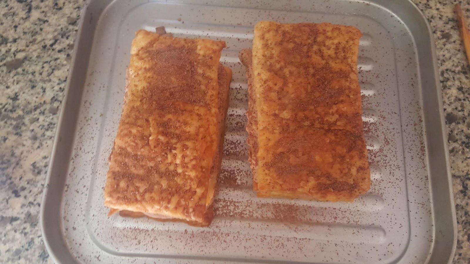 Imagen que contiene comida, pieza, tarta, cortada

Descripción generada con confianza muy alta