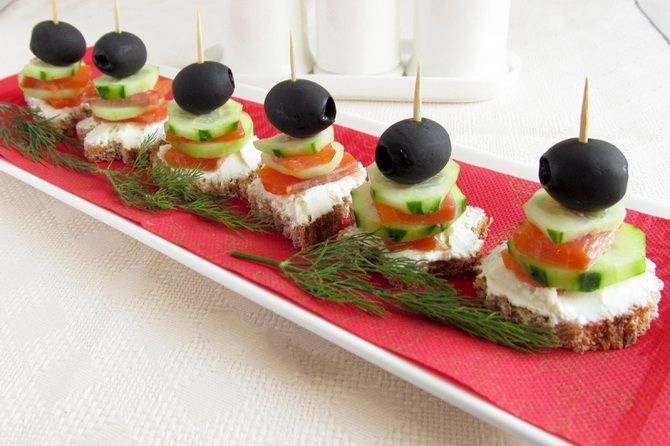 Appetizing appetizer - sandwiches for the New Year's table 25