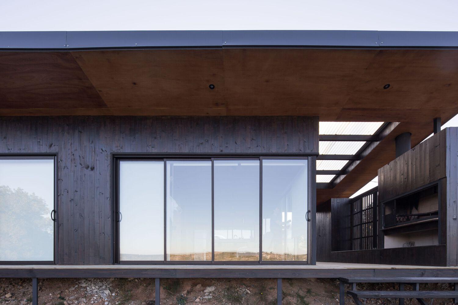 flat roof one story house
