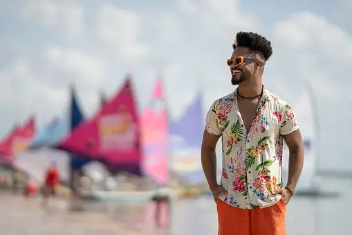 10 Beach Outfits For Men That Will Make Waves This Summer