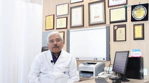 الدكتور. بوشبيندر كومار ساجديفا 