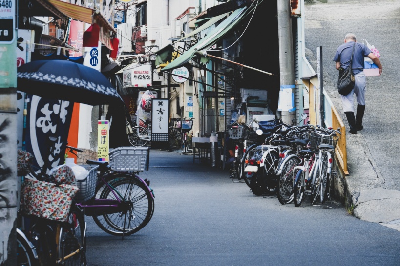 商店街管理組合は交通事故抑止の防犯対策の検討が必要