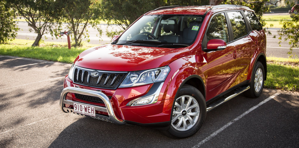 2016-mahindra-xuv500-29.jpg