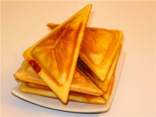 Hot dog Việt với hình tam giác đặc trưng